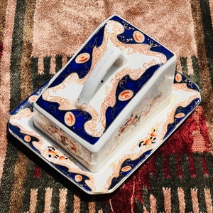lot 61 image: WOOD &amp SONS ROYAL SQUAREPORCELAIN Dome Covered Cheese Dish MADE IN ENGLAND