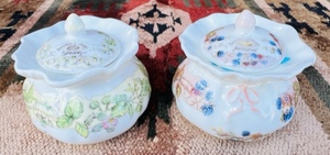 lot 70 image: Royal Doulton Spring &amp Autumn Made in England Bone China From the Brambly Hedge Gift Collection - Jill Barklem 1990