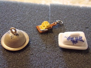 lot 95 image: 3 PIECE LOT - DOLLHOUSE DOMED CHEESE PLATES wCHEESE ON CUTTING BOARD