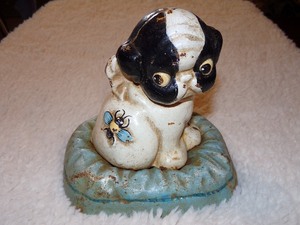 lot 98 image: VINTAGE BLACK &amp WHITE DOG BANK