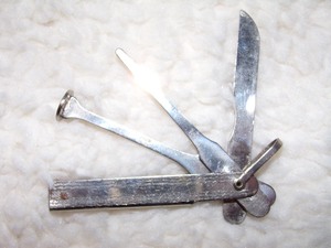 lot 111 image: VINTAGE PIPE TOOL MADE IN ITALY