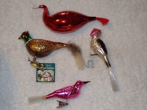 lot 119 image: 4 VARIOUS VINTAGE BIRDS TO CLIP ON CHRISTMAS TREE
