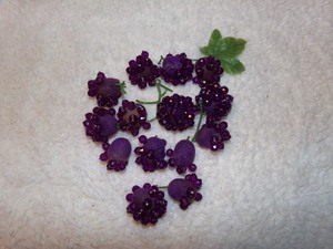 lot 126 image: DECORATIVE PURPLE BERRY ACCENTS