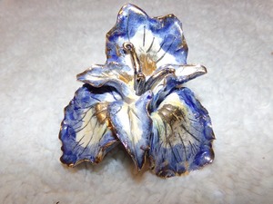 lot 127 image: BEAUTIFUL FLOWER PAPER WEIGHTFIGURINE&nbsp