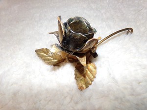 lot 131 image: VINTAGE ROSE CANDLE SNUFFER - MADE IN ITALY