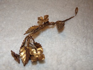 lot 132 image: VINTAGE ROSE GOLD TONE CANDLE SNUFFER - MADE IN ITALY