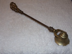 lot 143 image: VINTAGE CANDLE SNUFFER - BELL