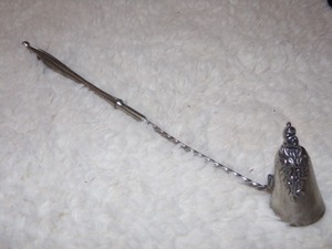 lot 144 image: VINTAGE SILVER TONE CANDLE SNUFFER