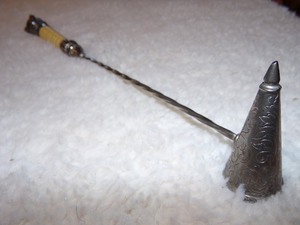lot 149 image: VINTAGE ORNATE CONE SHAPED CANDLE SNUFFER
