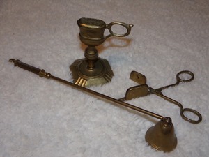 lot 154 image: 3 PIECE BRASS CANDLE SNUFFER WICK TRIMMER DIPPER SET