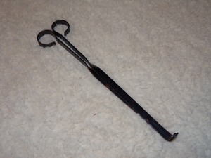 lot 156 image: VINTAGE CANDLE SNUFFER TRIMMER