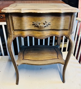 lot 8 image: Solid Wood Vintage Hallway Table
