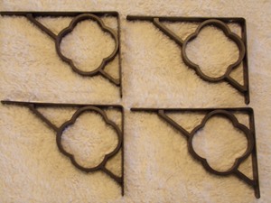 lot 163 image: 4 DECORATIVE SHELF BRACKETS - MODEL 46032PJXLG - 9 x 7.5