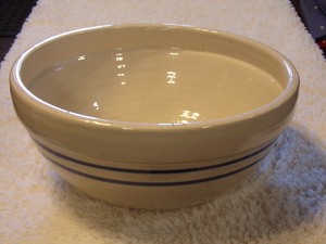 lot 166 image: AMERICAN POTTERY HANDMADE IN MARSHALL, TX - 11.25 W x 5 D