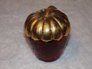 lot 190 image: VINTAGE RUBY RED AVON STRAWBERRY JELLY CONDIMENT JAR wGOLD TONE SPOON