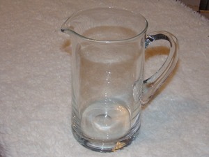 lot 191 image: CLEAR GLASS PITCHER