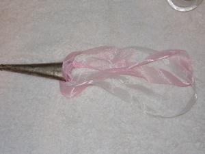 lot 195 image: ANTIQUE SILVER TONE DECORATIVE HEAD DRESS with RIBBON