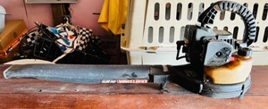 lot 27 image: Craftsman 19cc Model 358.797202 Leaf Blower
