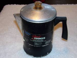 lot 240 image: Vintage Mirro Great Cook II 9 Cup Percolator