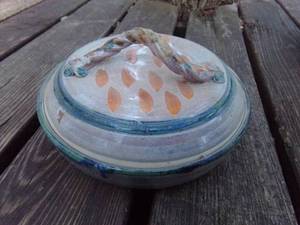 lot 226 image: Handmade 1992 Pottery Bowl & Lid