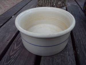 lot 227 image: Yesteryears Hand turned Pottery in Marshall Texas