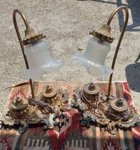 lot 46 image: Antique Victorian Goose Neck Lamp with Double Brass Ink Wells