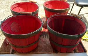 lot 243 image: 4 Smaller Wooden Baskets