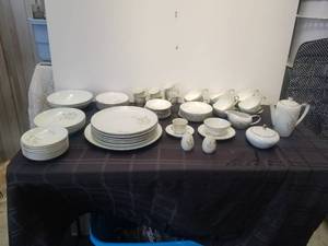 lot 32 image: Selection of Mikasa Fine China - My Love pattern 8243