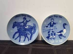 lot 36 image: Mors Dag 1970, and 71 Mothers Day plates