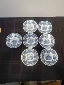 lot 154 image: Selection of vintage dish plates