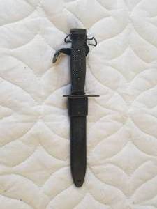 lot 2 image: Vintage Military bayonet knife with M10 scabbard