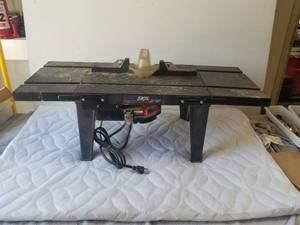 lot 9 image: Skill Router 1 34Hp with router table