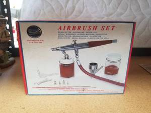 lot 42 image: Paaschs Airbrush set