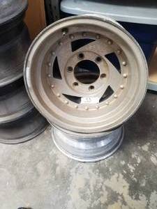 lot 53 image: Selection of 2 truck or car rims - 9 by 16