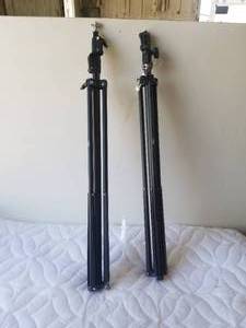 lot 56 image: Selection of 2 tripod extension light or speaker holders