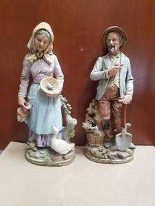 lot 60 image: Selection of 2 large Homco figurines - 16 tall