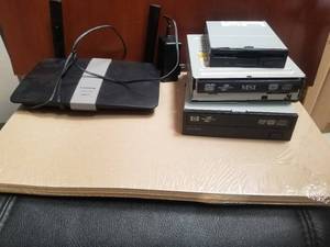 lot 68 image: Selection of computer dvd drives and Linksys
