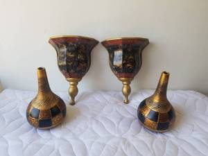 lot 69 image: Selection of home decor.