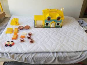 lot 87 image: Vintage Fisher Price Home with accessories