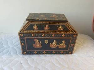 lot 123 image: Selection of Asian themed chest