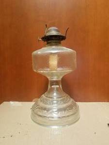lot 173 image: Vintage glass oil lamp - no globe