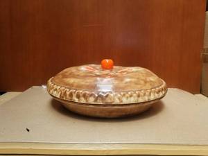 lot 203 image: Vintage ceramic pie holder - Grandma may this never be empty