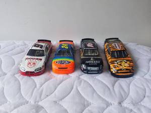 lot 210 image: Selection of 4 124 Nascar racecars - Gordon, and others