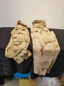 lot 212 image: Selection of Camo pants and Shirt - size large - issued and never worn
