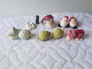 lot 233 image: Selection of salt and pepper shakers
