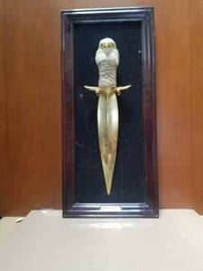 lot 235 image: American Bald Eagle dagger with stand - wall hanger