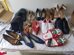 lot 244 image: Selection of shoes