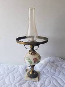 lot 246 image: Vintage electric tabletop glass lamp