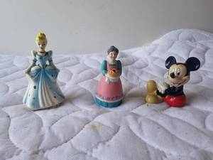 lot 255 image: Selection of 3 Disney figurines