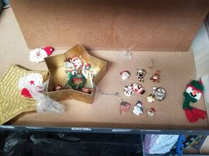 lot 314 image: Selection of Christmas themed pinbacks and more